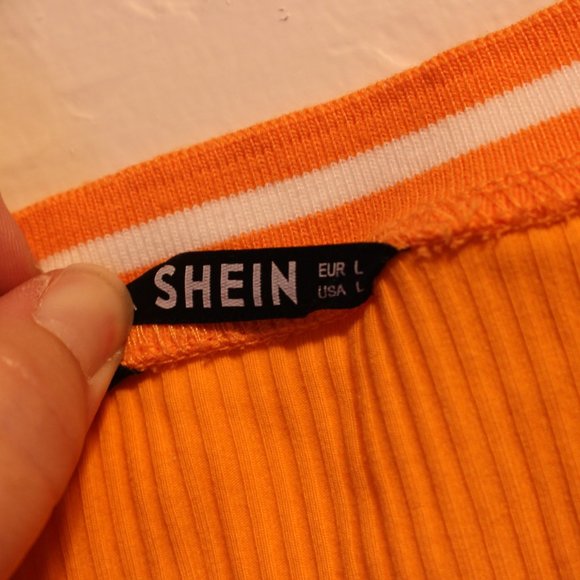 V-neck crop top - Picture 2 of 3